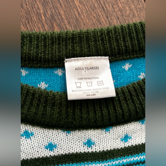 Ellen Christmas sweater size large‎ - Picture 3 of 3